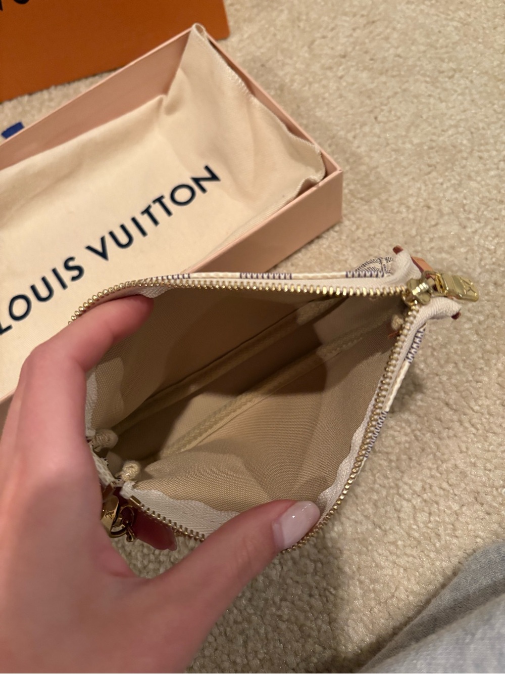 Louis Vuitton Damier Azur Mini Pochette Accessoires - Cream/Blue - Picture 3 of 11
